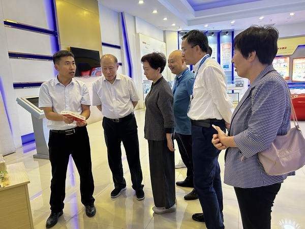 中国石油和化学工业联合会王述纲一行到访尊时凯龙Z6